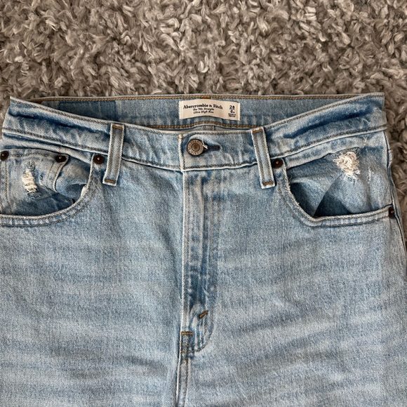 AF High Rise 90s Relaxed Jean - Picture 3 of 5